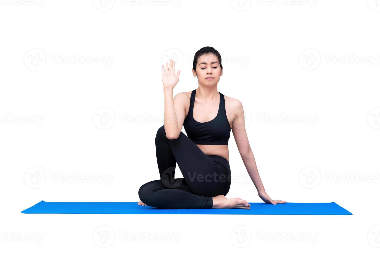 donna in buona salute che esercita yoga isolato con il percorso di ritaglio su disegno bianco background.photo per fitness donna sportiva e concetto di assistenza sanitaria. foto