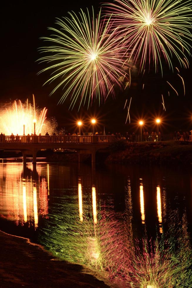 spettacolo pirotecnico britannico in mostra a Southport foto