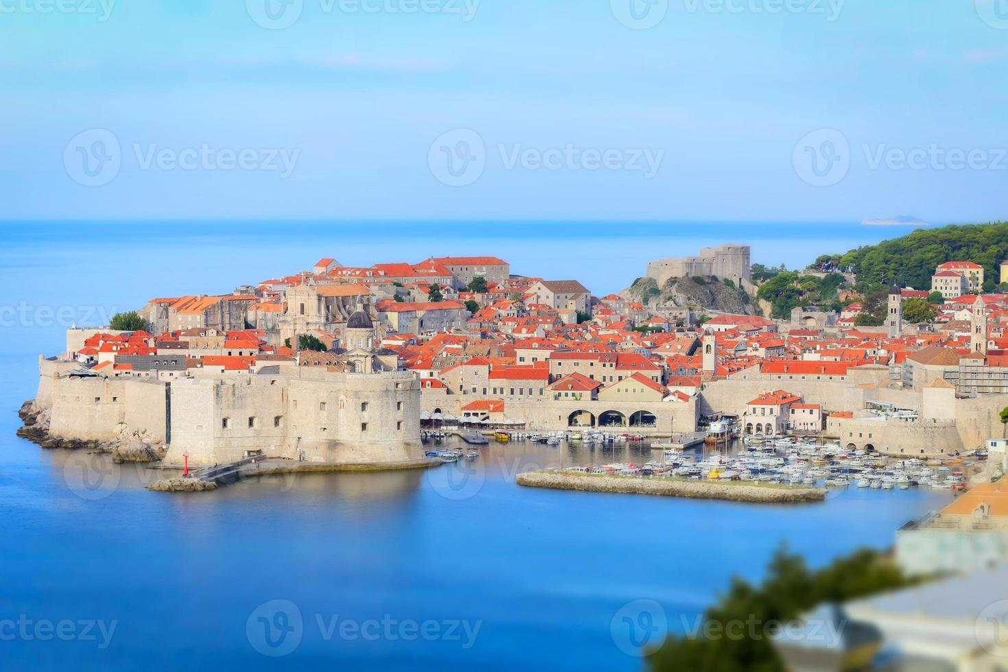 re sbarcano e porto dall'alto foto