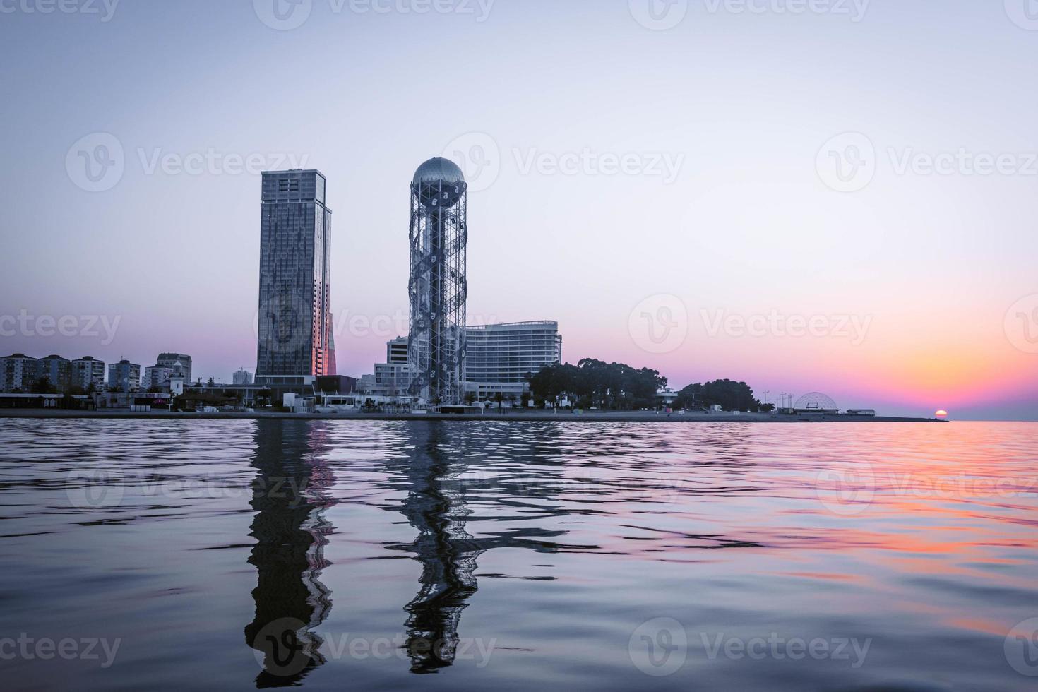 vista sullo skyline di batumi foto