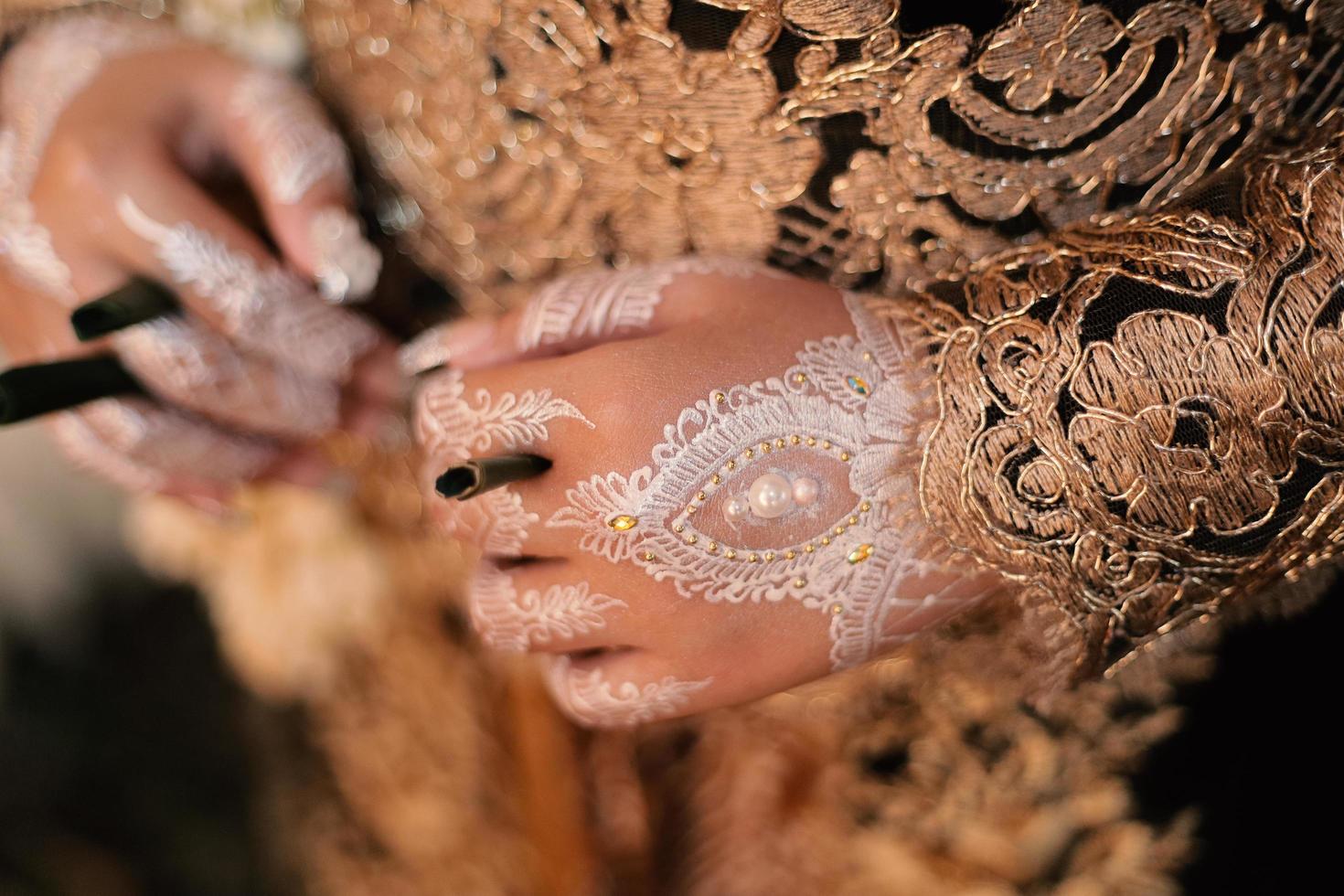 sposa henné intagliato bello e unico a mano della sposa foto