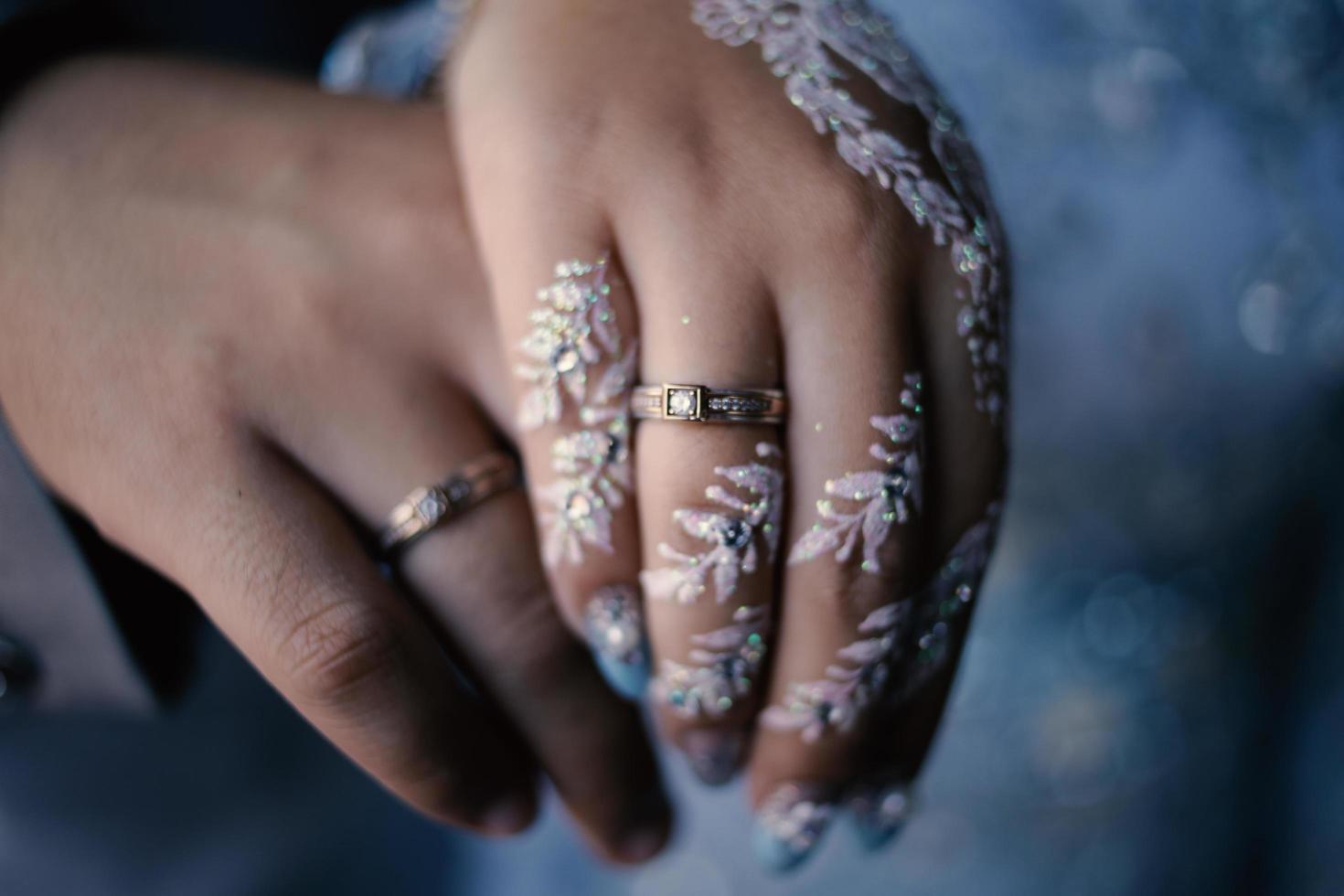 sposa henné intagliato bello e unico a mano della sposa foto