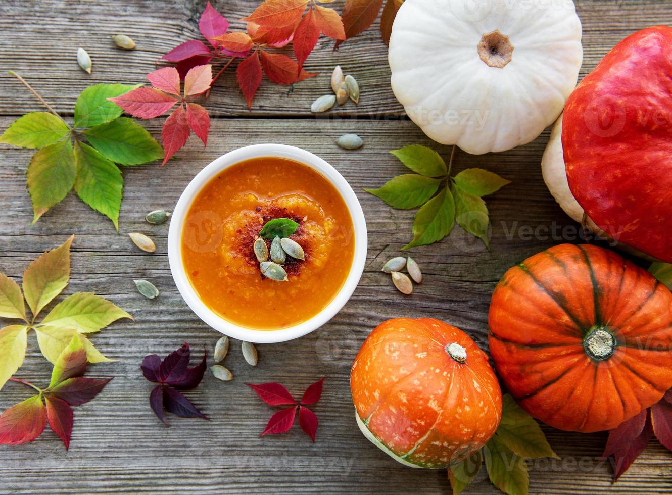 ciotola di zuppa di zucca foto