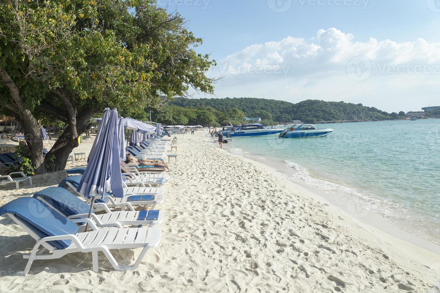 il mare e la spiaggia. foto