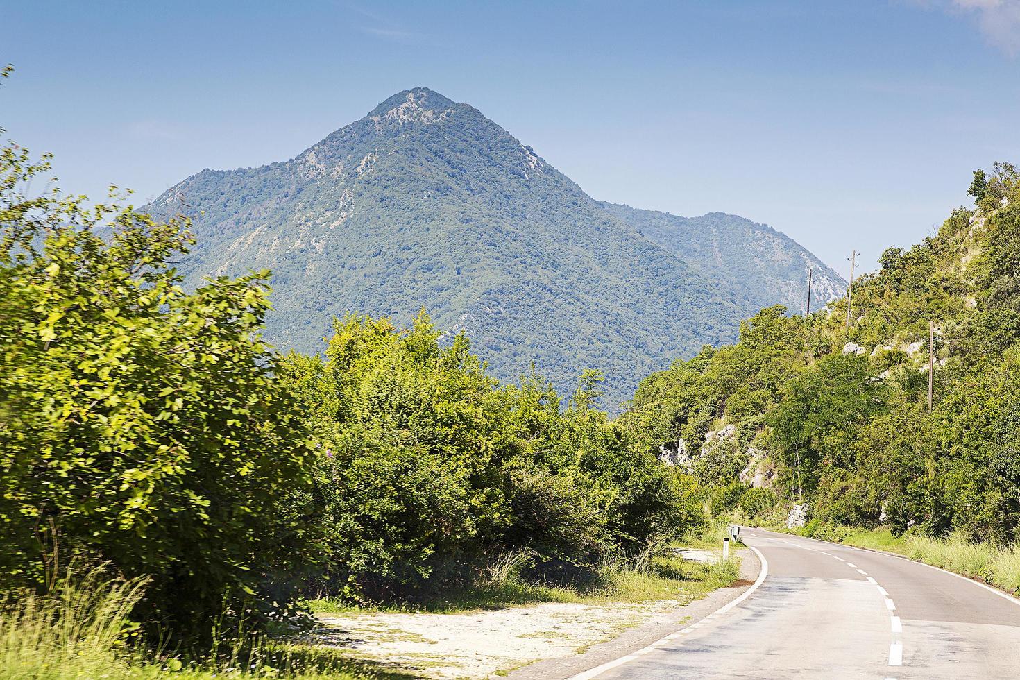 panorama delle montagne del montenegro. foto