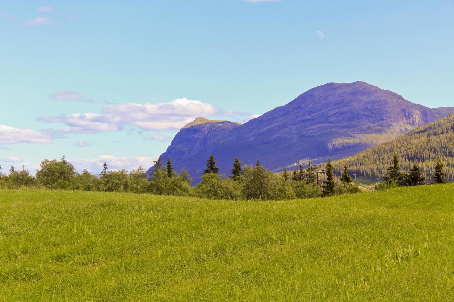 paesaggio colorato, montagne e valli nella bellissima Hemsedal, Buskerud, Norvegia. foto