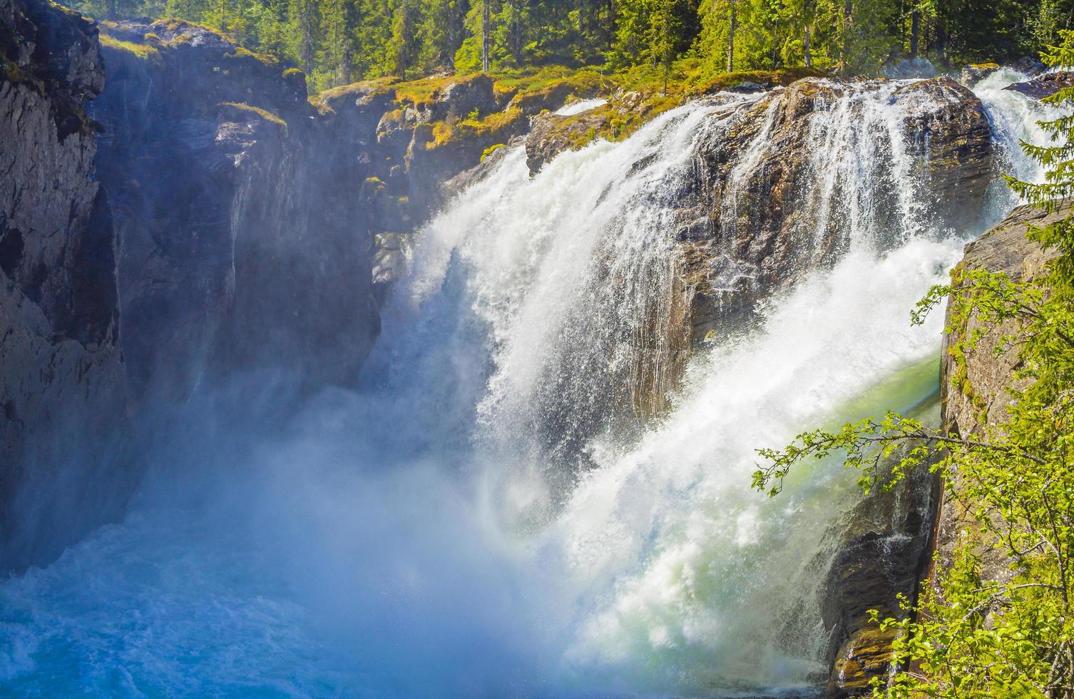 rjukandefossen in hemsedal viken norvegia la cascata più bella d'europa. foto