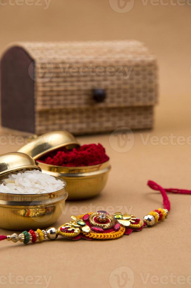 festival indiano raksha bandhan, rakhi. foto