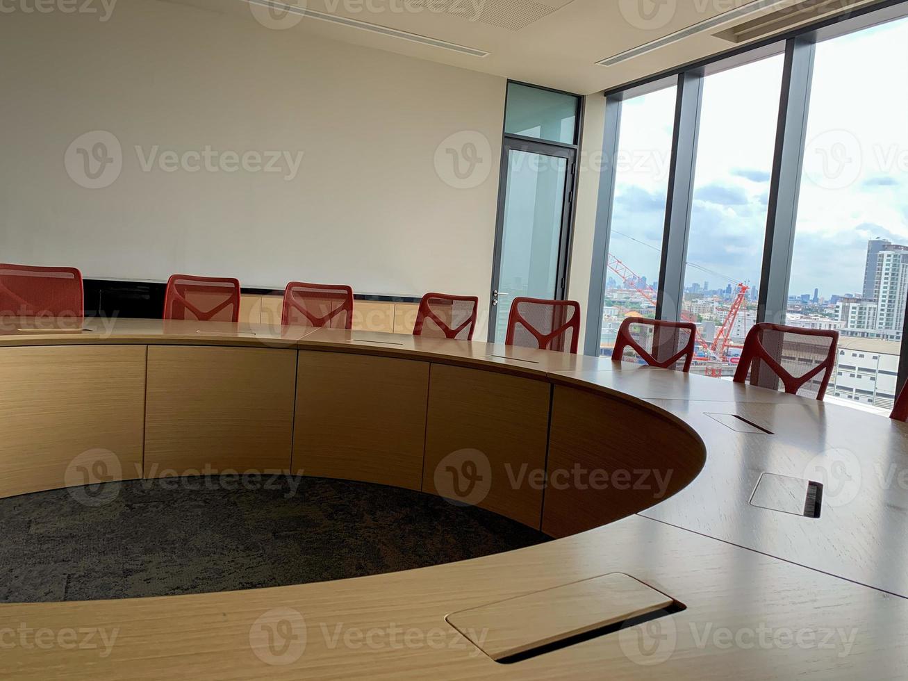 area di vero parco digitale spazio di co-working con un design confortevole di lusso per il lavoro come libero e relax. concetto di spazio di lavoro collaborativo creativo per l'ufficio mobile di avvio in un nuovo stile normale. foto