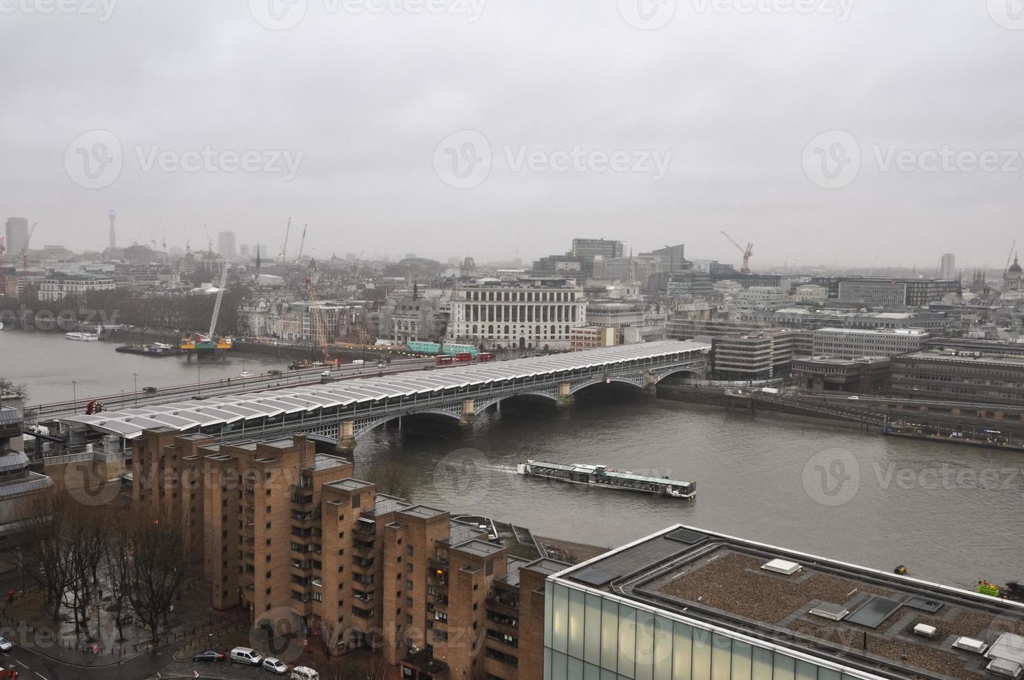 fiume tamigi a londra foto