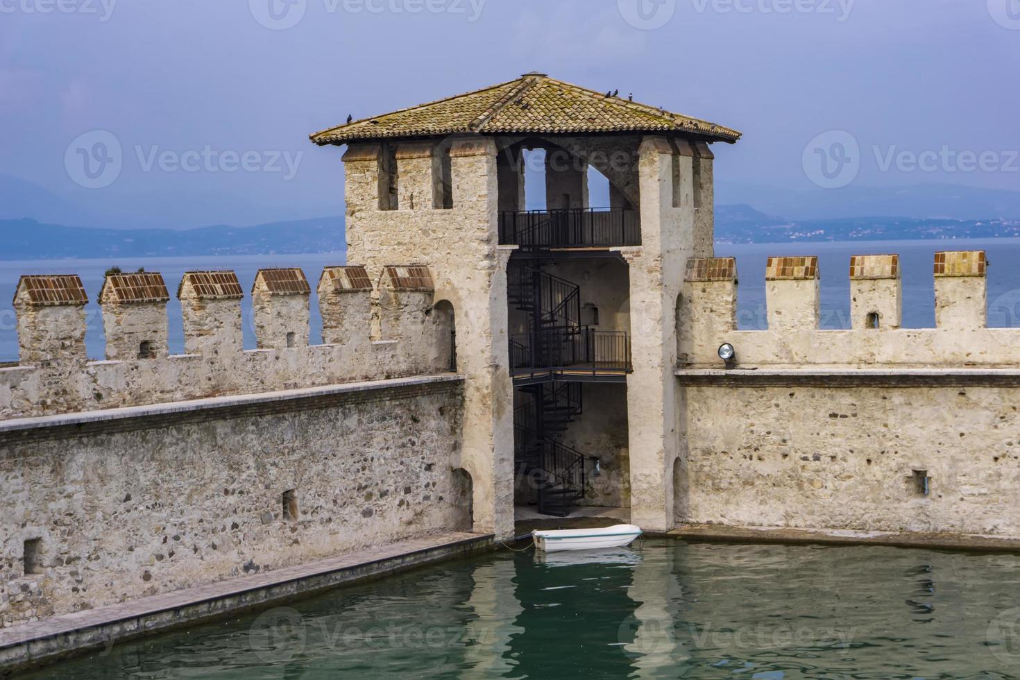 castello scaligero di sirmione castello di sirmione, dal XIV secolo sul lago di garda, sirmione, Italia foto