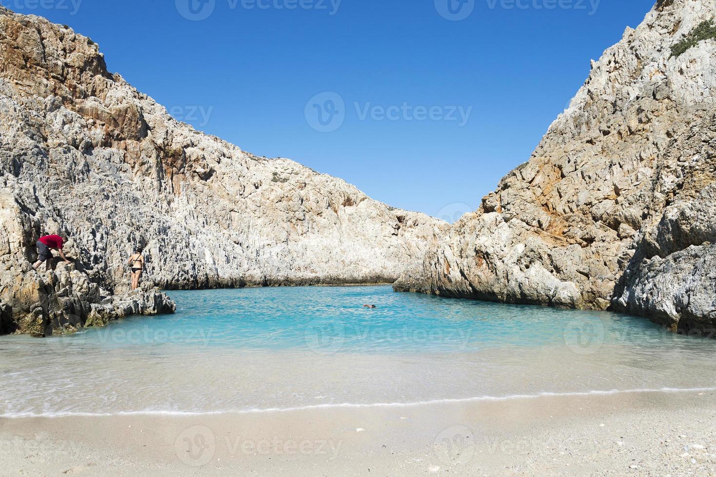 spiaggia sabbiosa, la baia del diavolo, l'isola di creta. foto