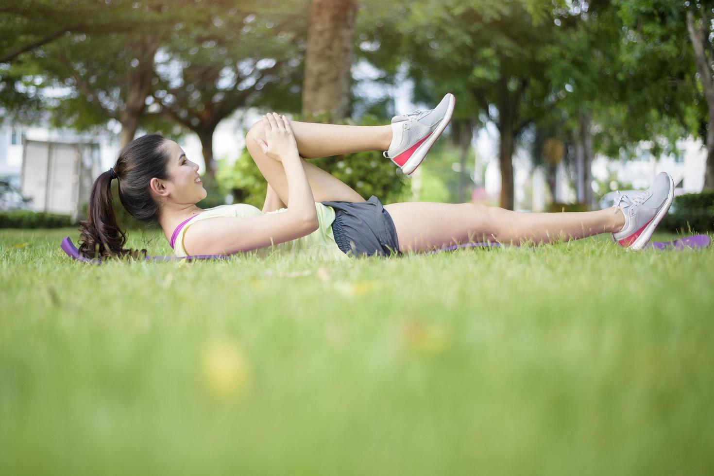 la donna è allenamento all'aperto foto