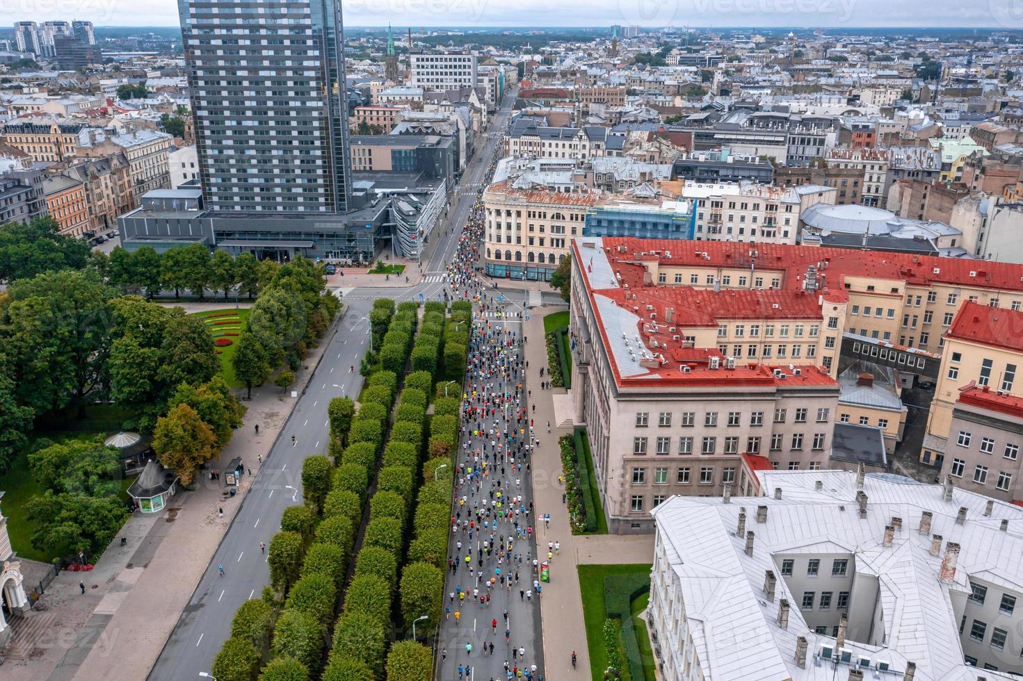 persone che corrono la maratona internazionale di rimi riga foto