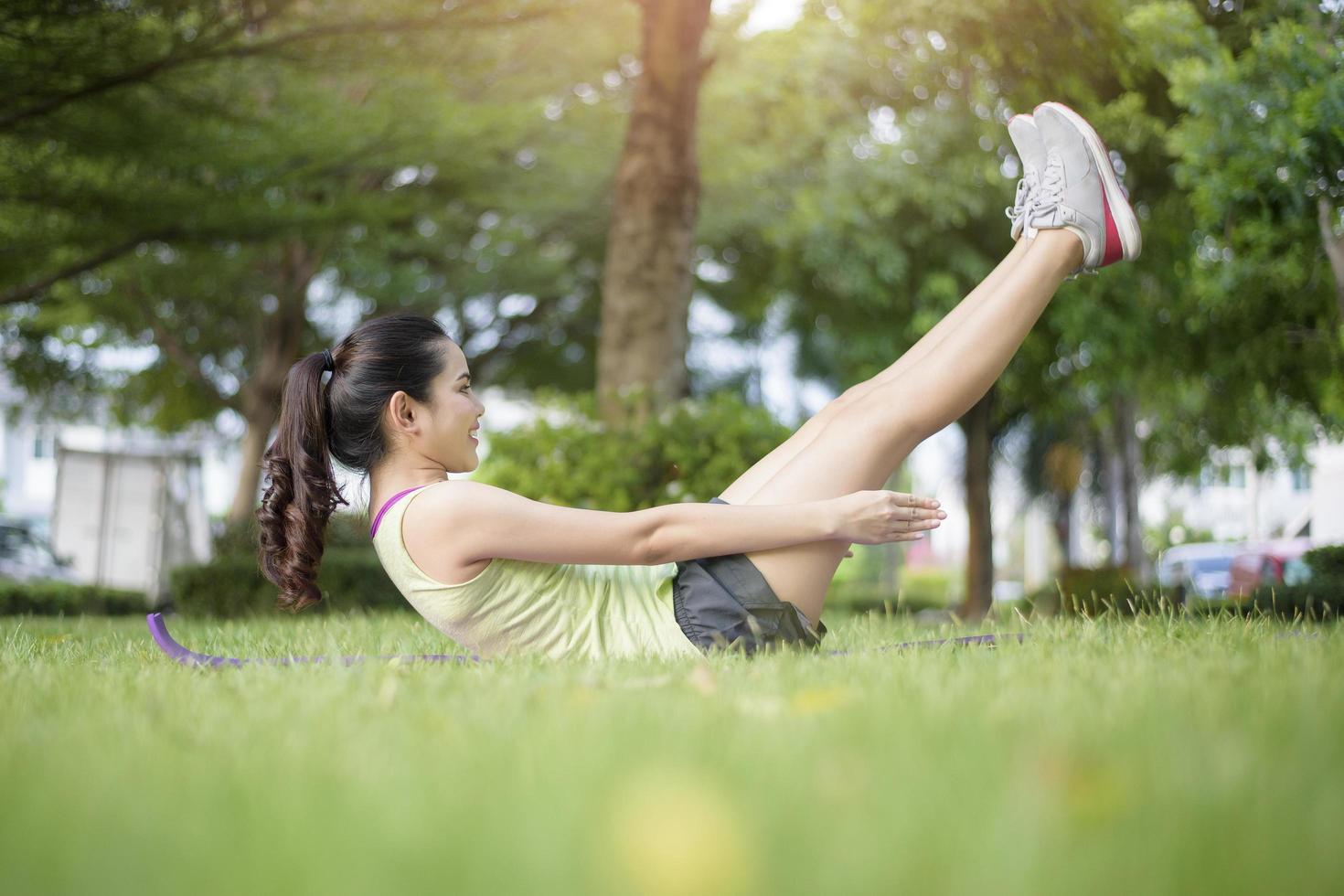 la donna è allenamento all'aperto foto