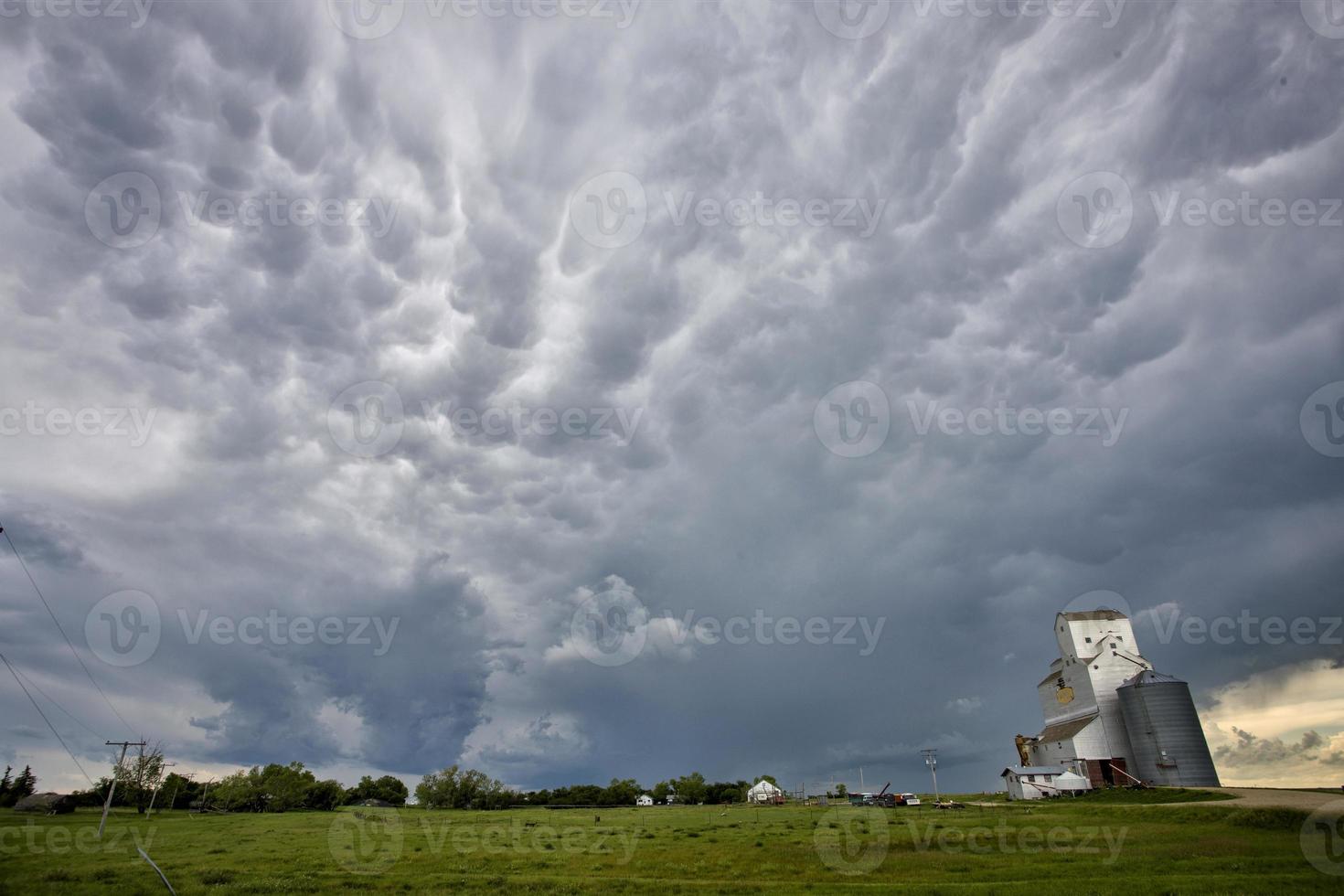 prateria nuvole temporalesche canada foto