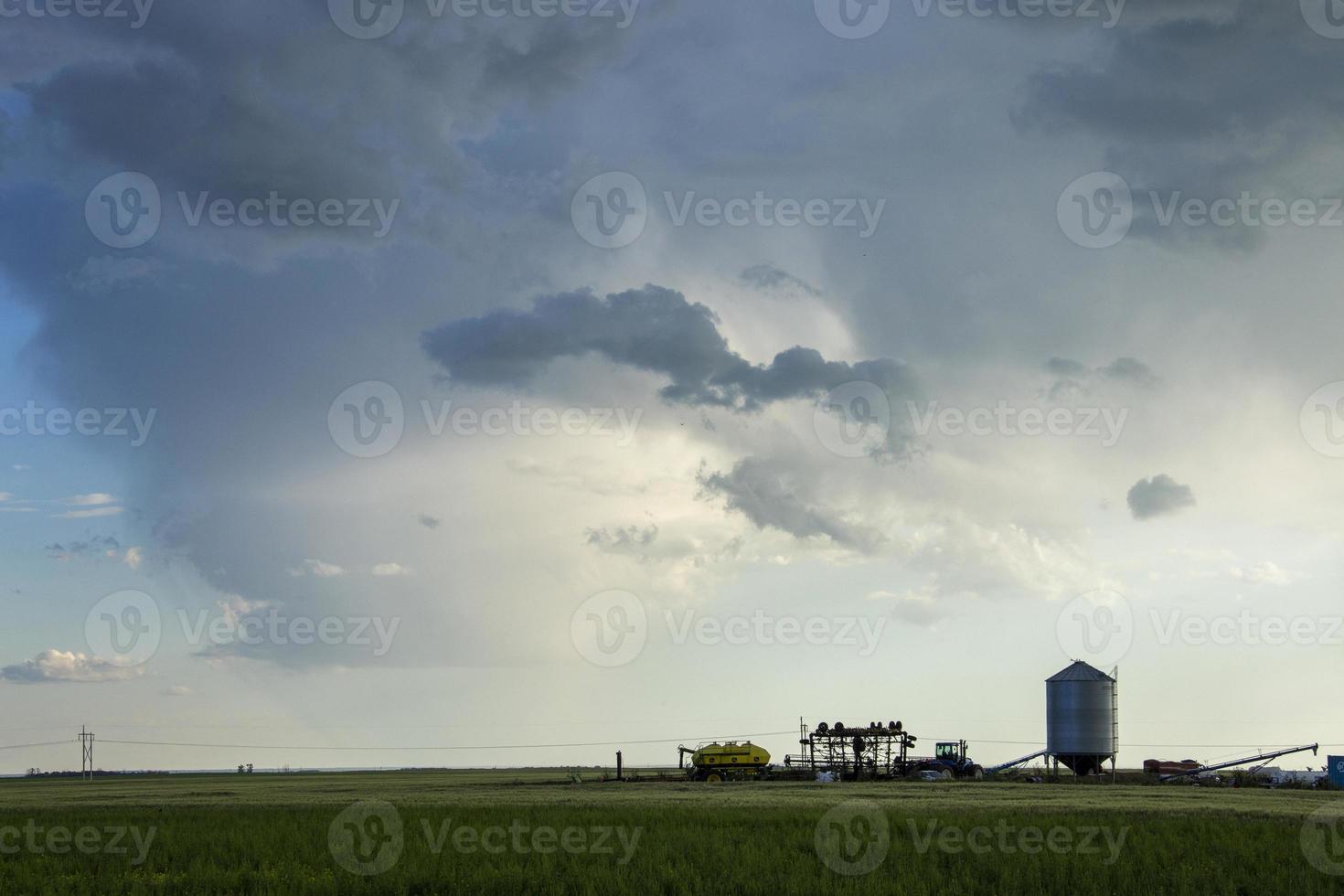 prateria nuvole temporalesche canada foto