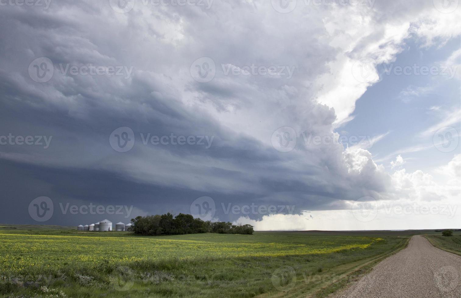 nuvole di tempesta della prateria foto