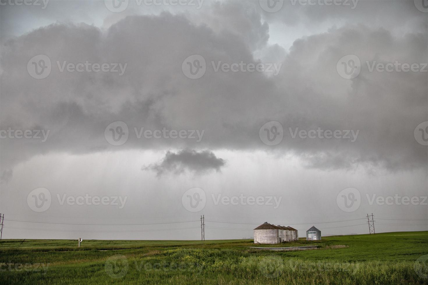 prateria nuvole temporalesche canada foto