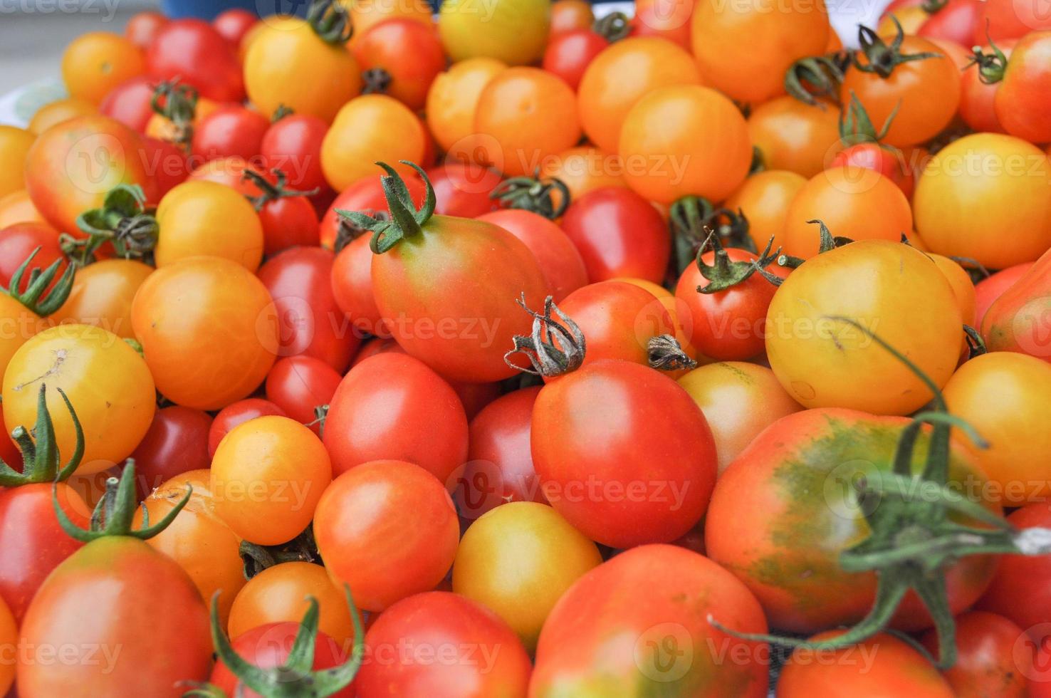 verdure al pomodoro ciliegia foto