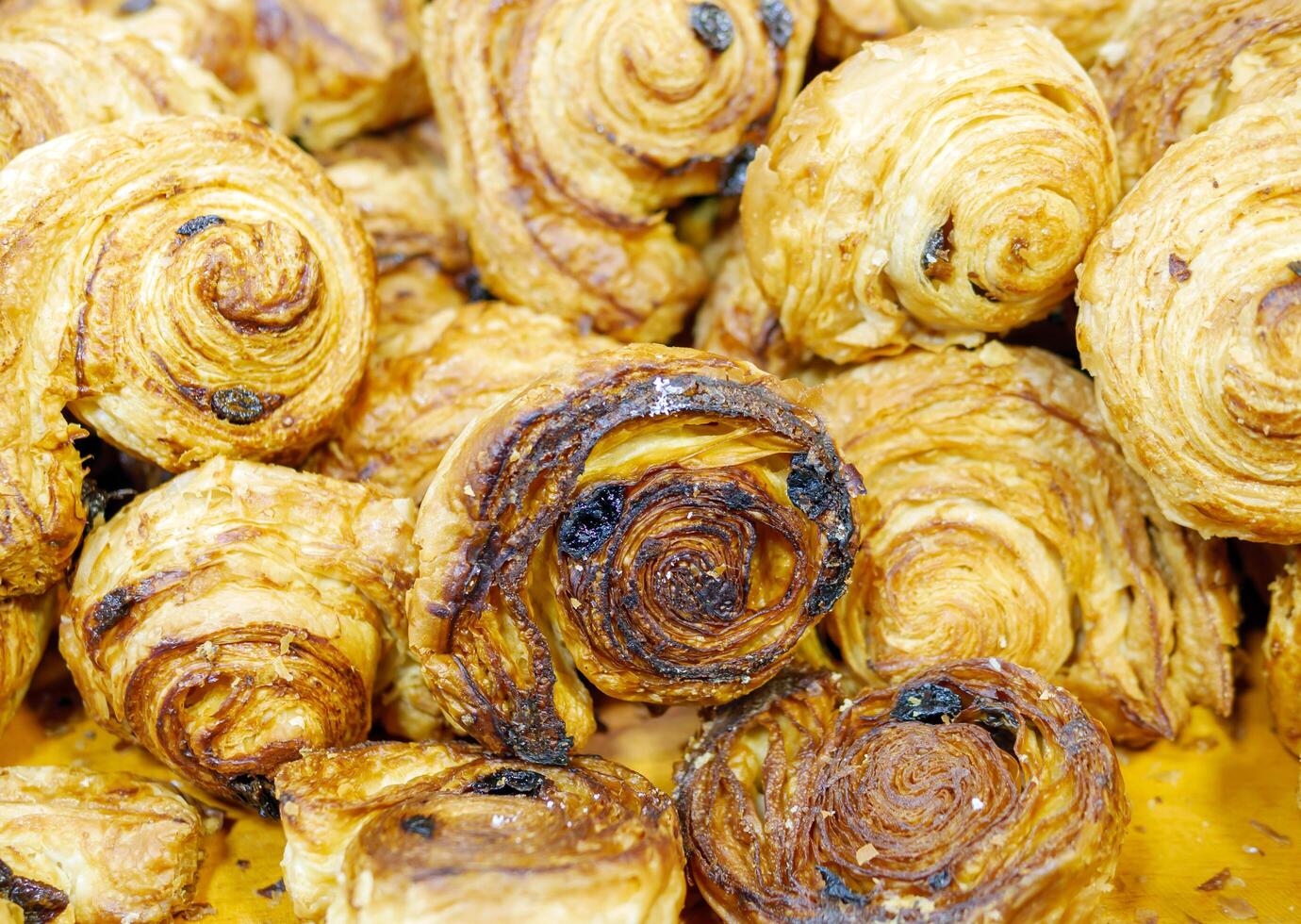 delizioso al forno Cornetti sfondo,chiudi- su foto