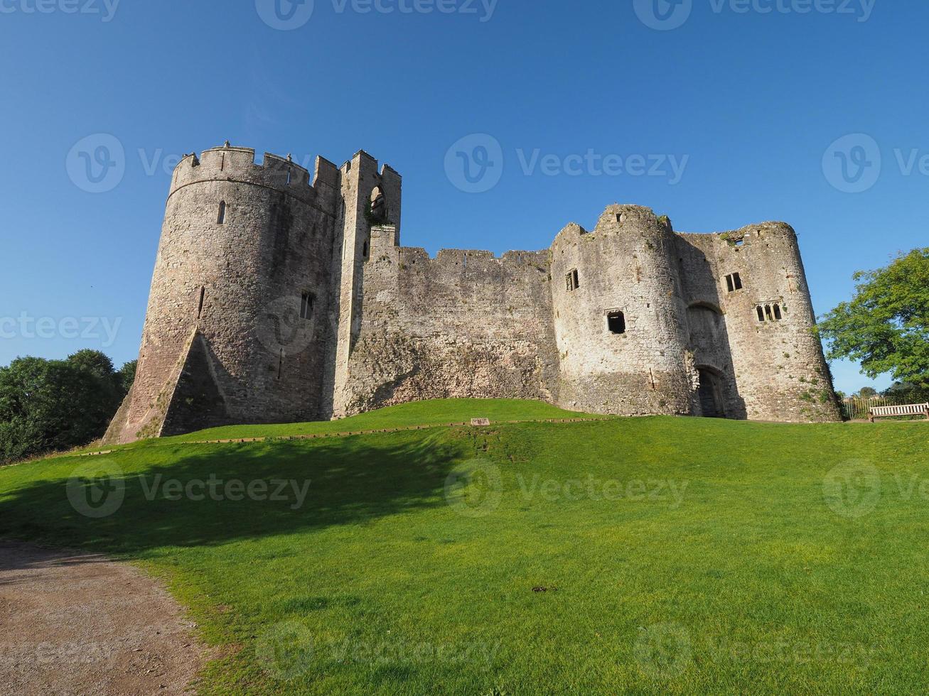 rovine del castello di chepstow a chepstow foto