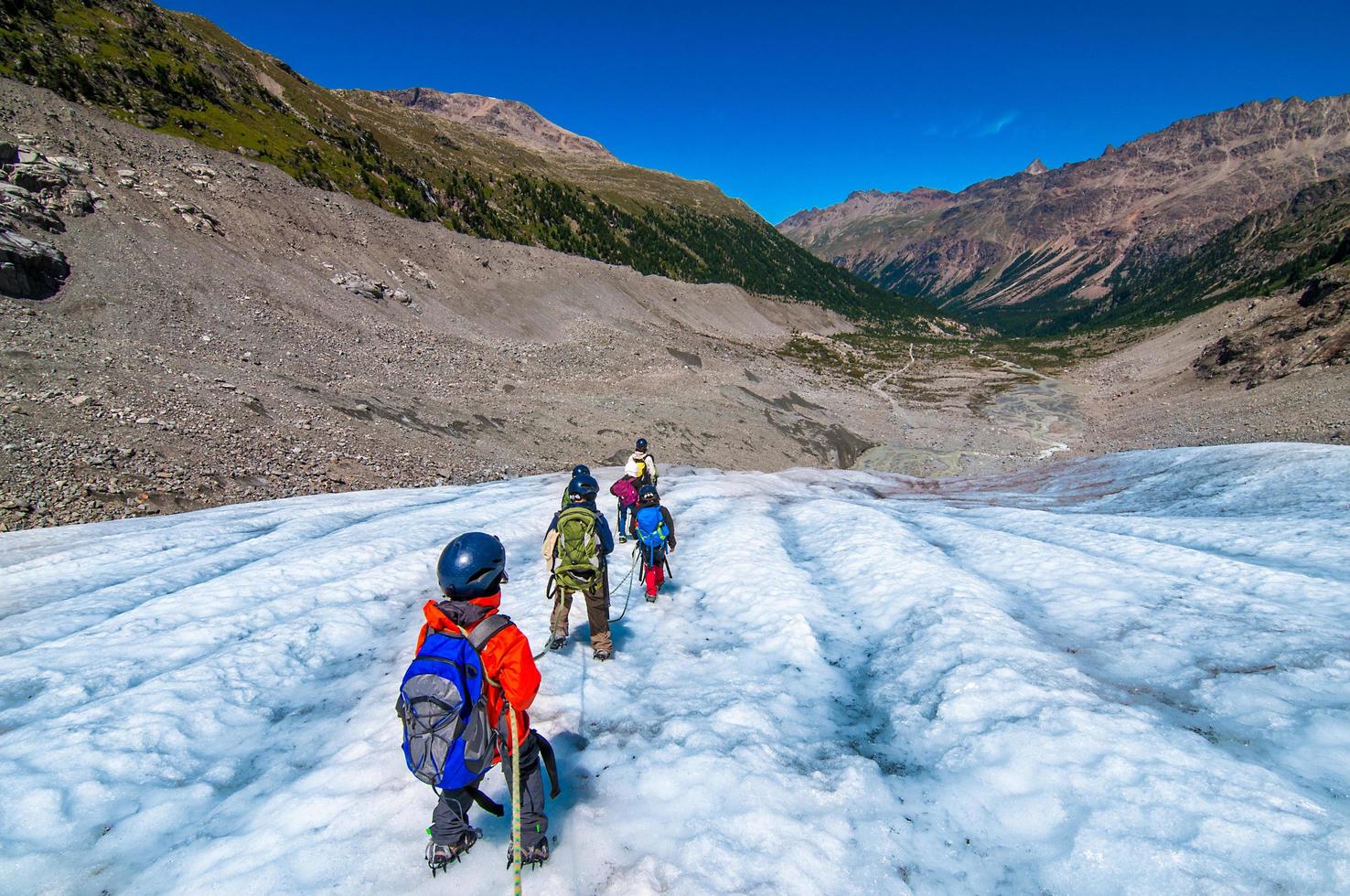 scuola di alpinismo per bambini foto