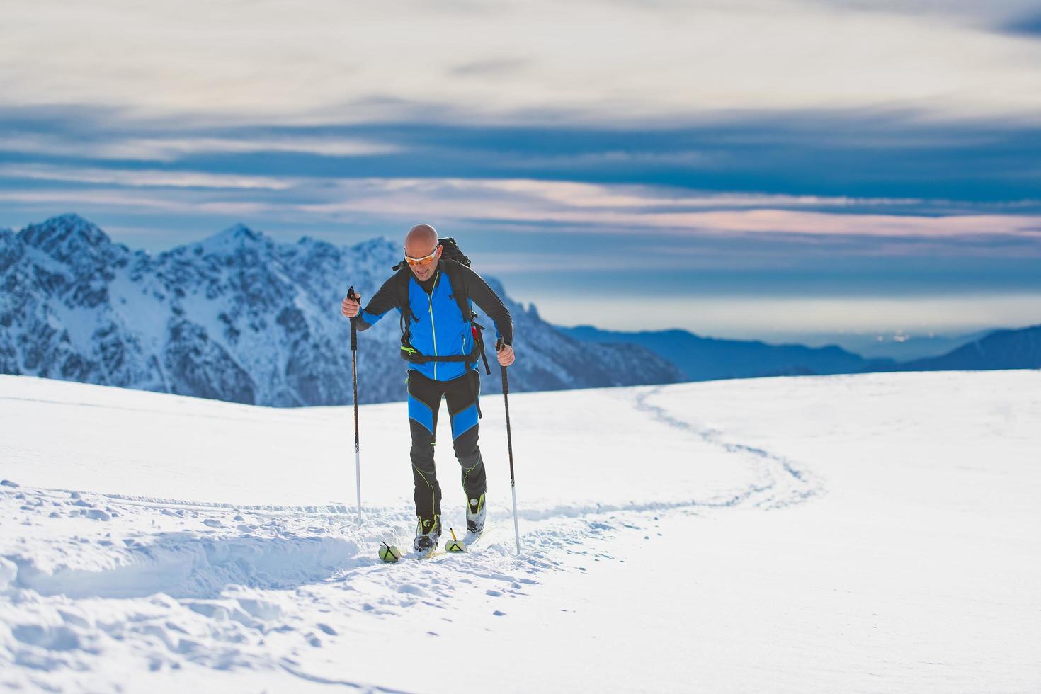 ski de randonnee sull'altopiano delle Alpi foto