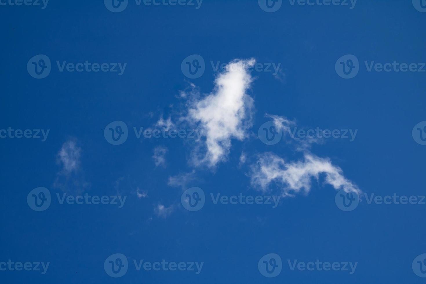 trama nuvola bianca. sfondo di materiale aereo. motivo effetto cielo. foto