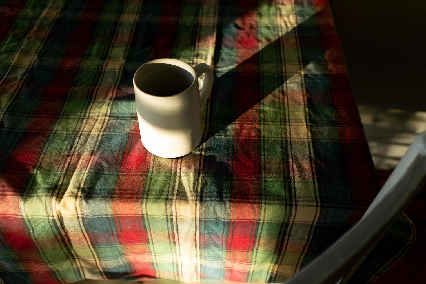 tazza alla luce del sole foto