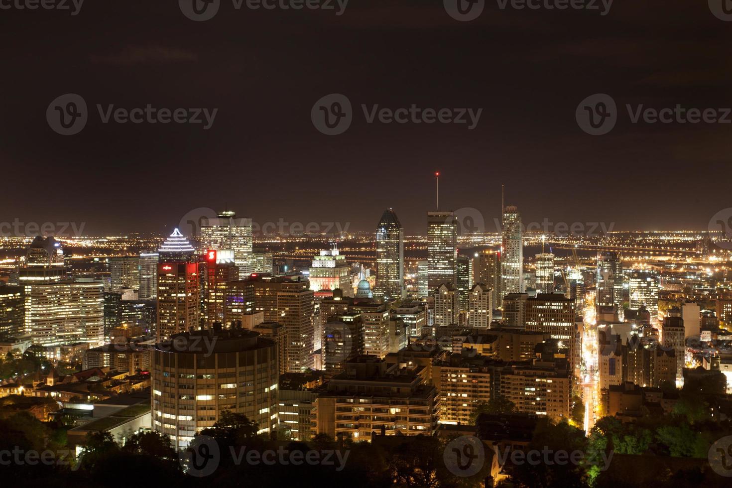 foto panoramica foto notturna della città di Montreal