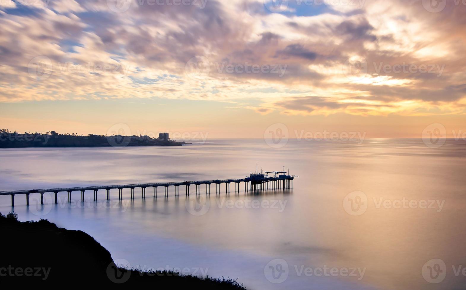 bellissimo tramonto nel molo di scripps, san diego foto