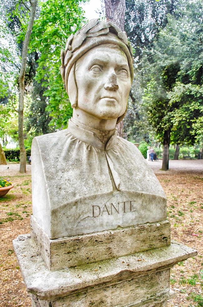 busto statua di dante alighieri, villa borghese, roma, italia foto