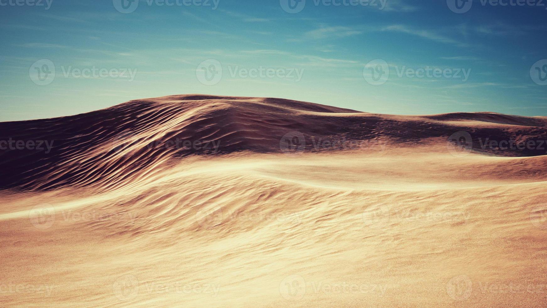 dune di sabbia al tramonto nel deserto del Sahara in Libia foto