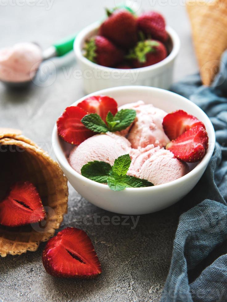 gelato alla fragola foto