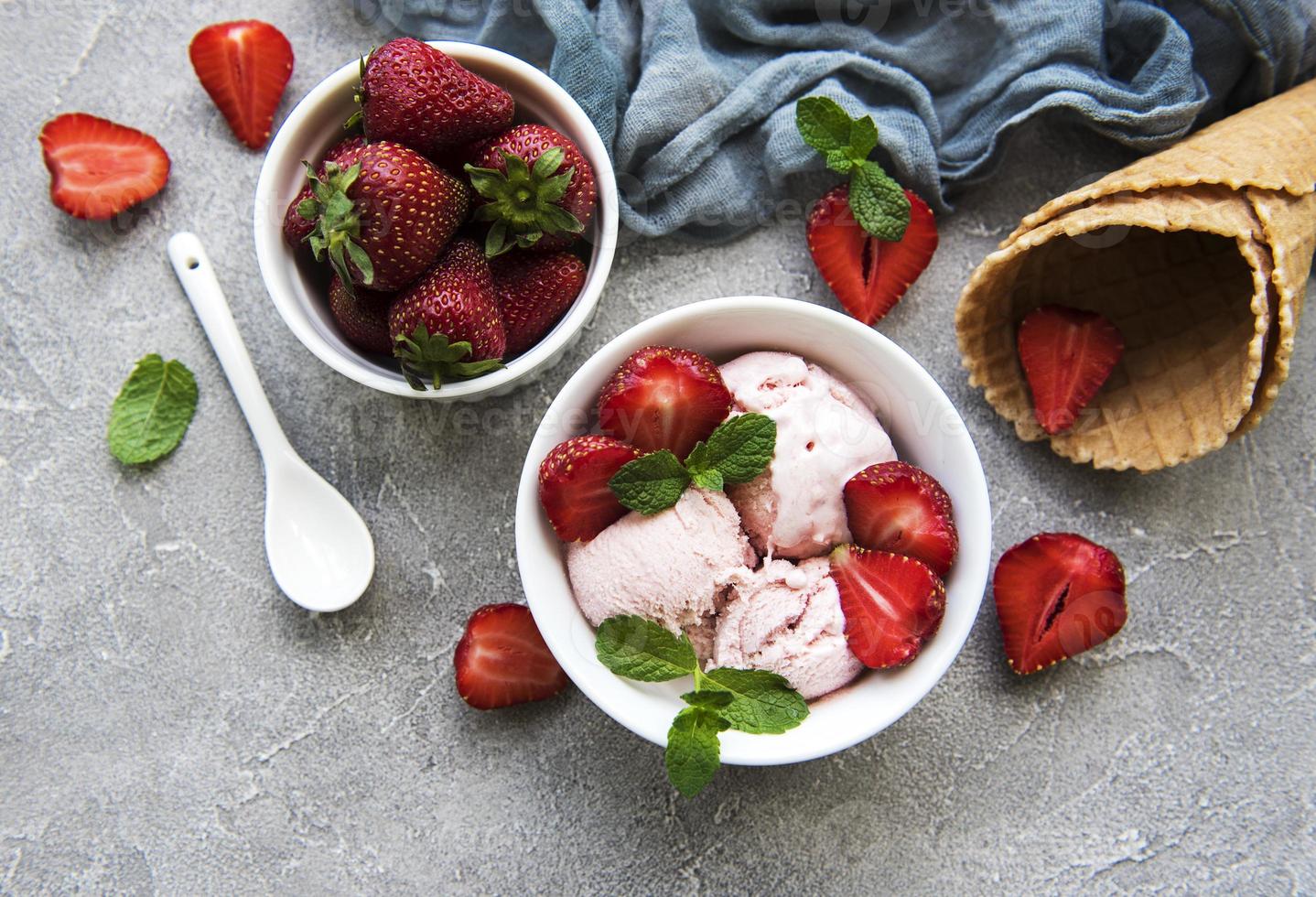 gelato alla fragola foto