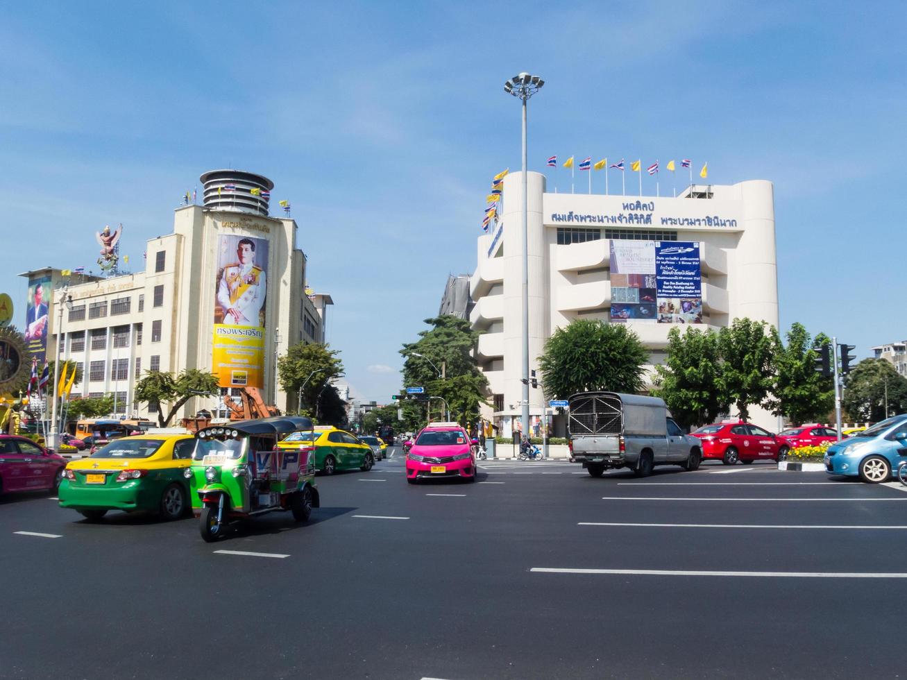 radchadumnern rd bangkok thailand13 dicembre 2018 la strada ha una lunga storia, in particolare una storia politica ed è una strada khaosan. a Bangkok, in Tailandia, il 13 dicembre 2018 foto