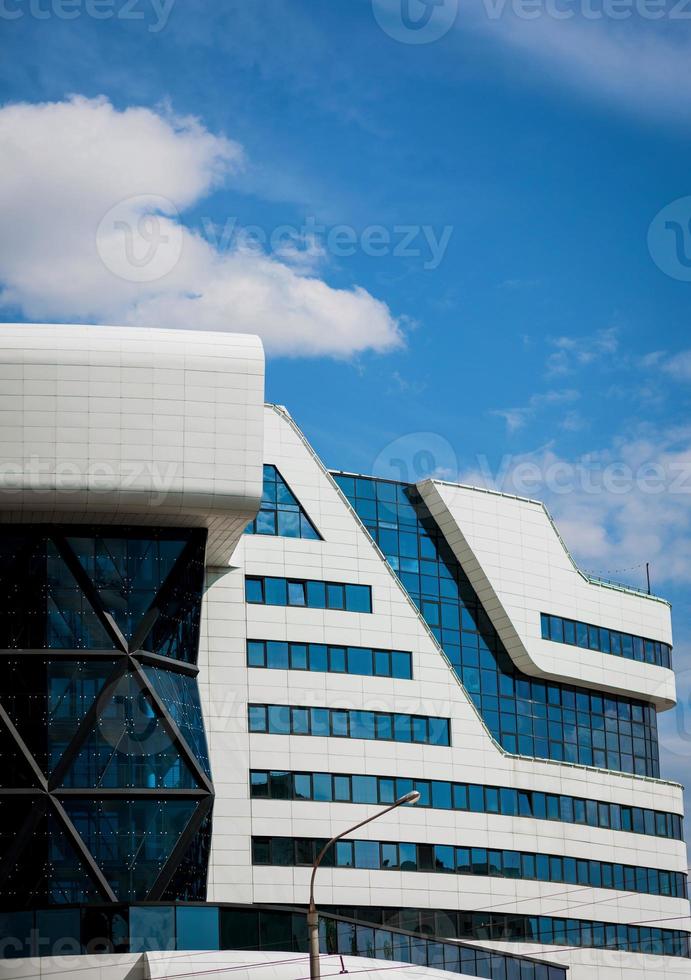 edificio per uffici moderno foto