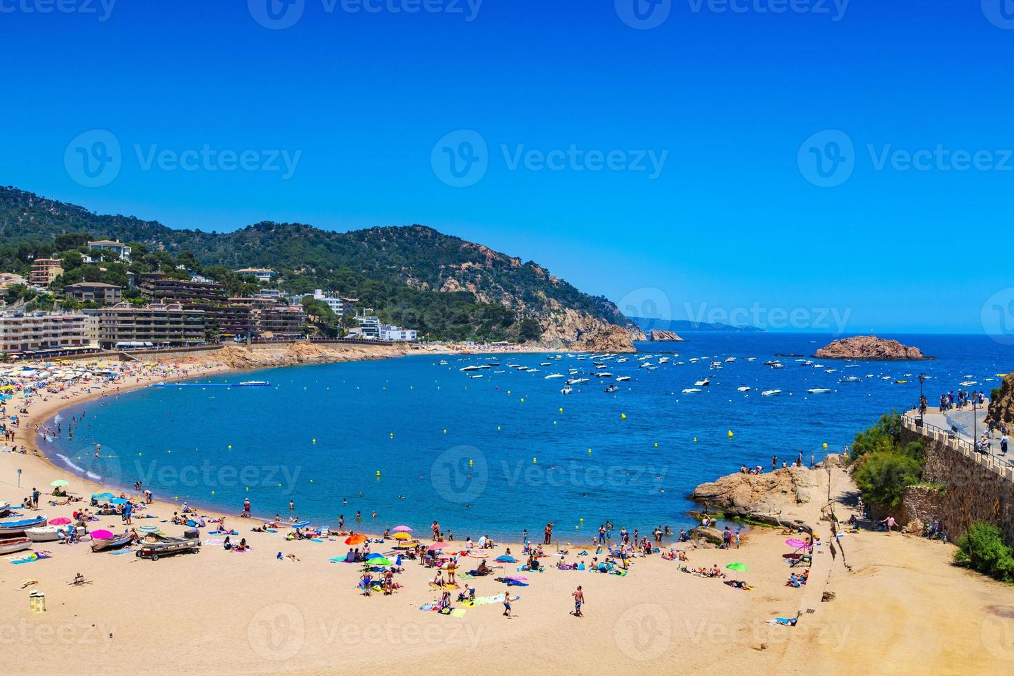 spiaggia a tossa de mar, costa brava, spagna foto