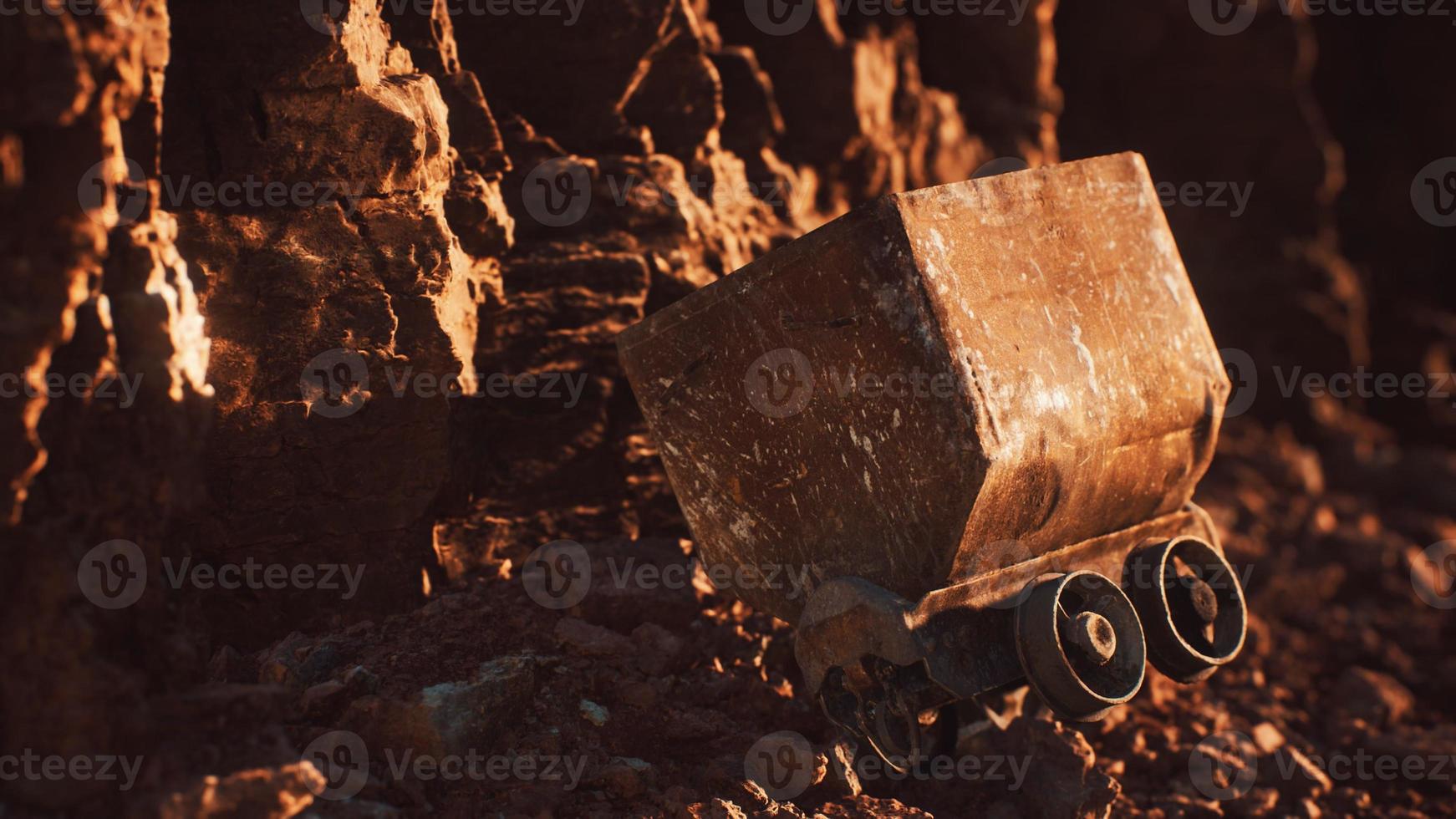 carrello abbandonato della miniera d'oro utilizzato per trasportare il minerale durante la corsa all'oro foto