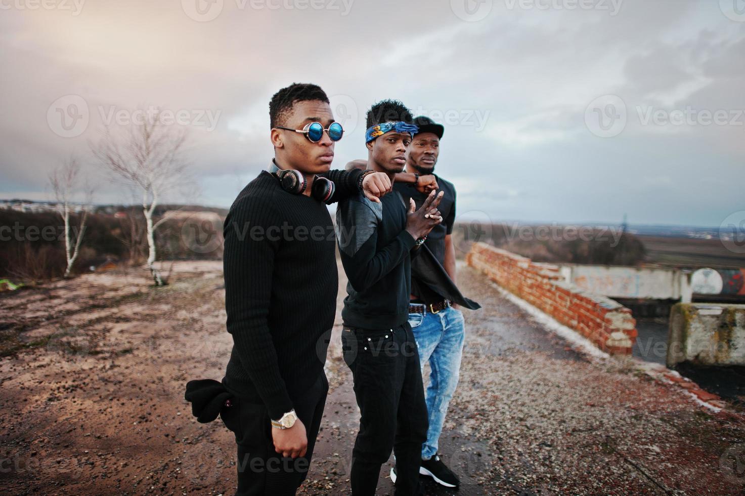 banda di tre cantanti rap sul tetto foto