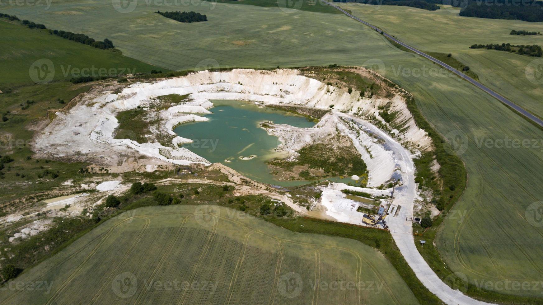 vista della cava di gesso dalla fotografia aerea del drone foto