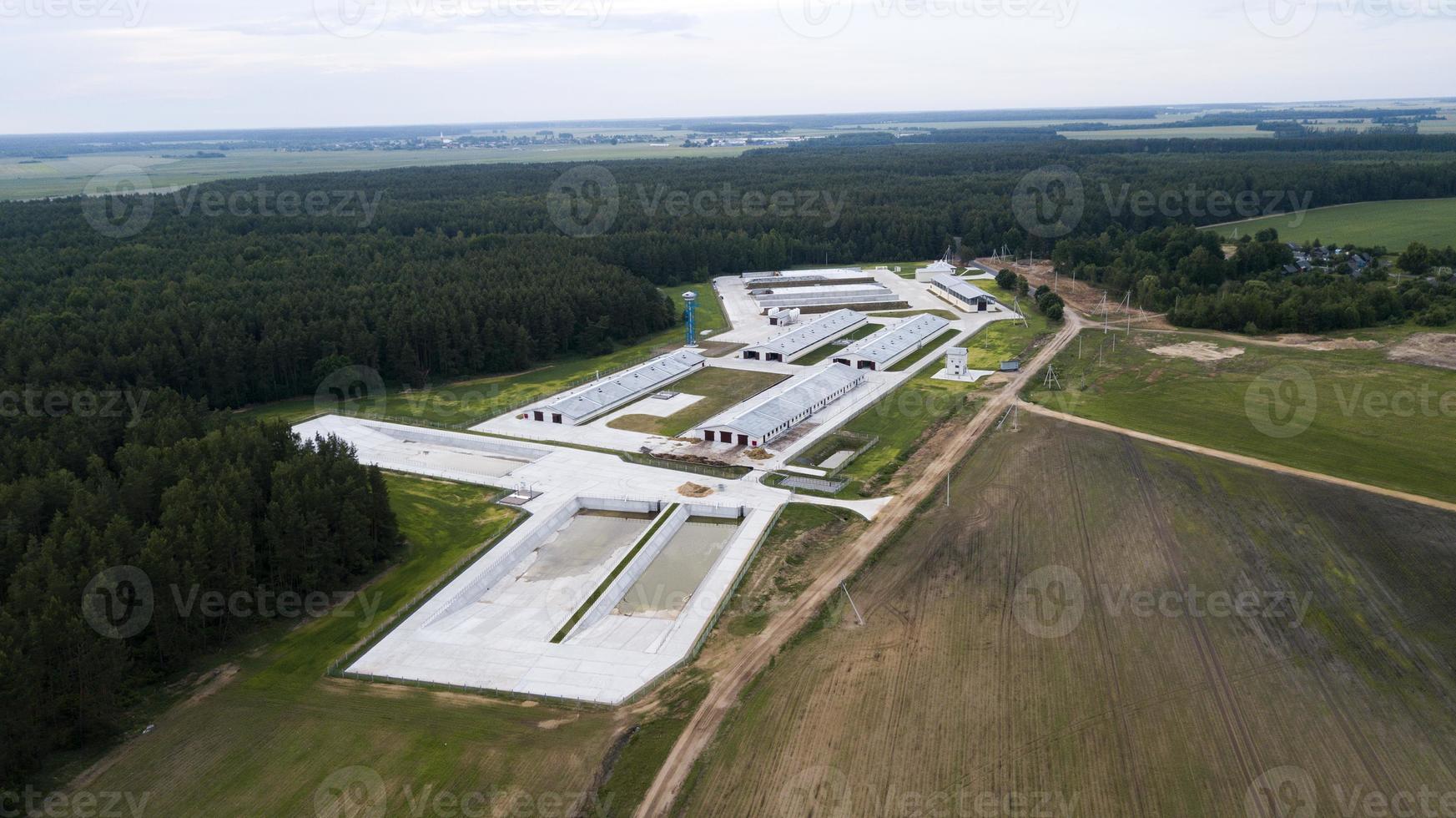 fotografia aerea del complesso di bestiame moderno con drone foto