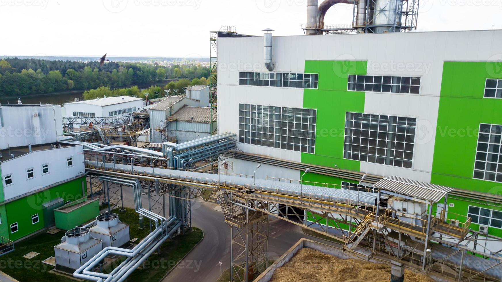 panorama di edifici industriali con vista dall'alto del drone foto