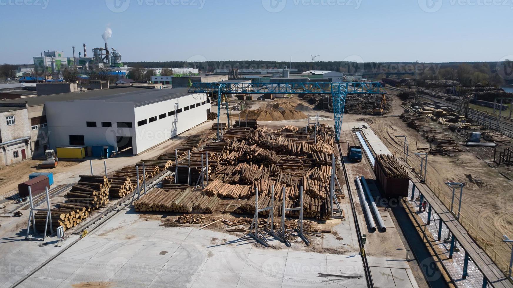 fotografia aerea industria del legno con drone foto