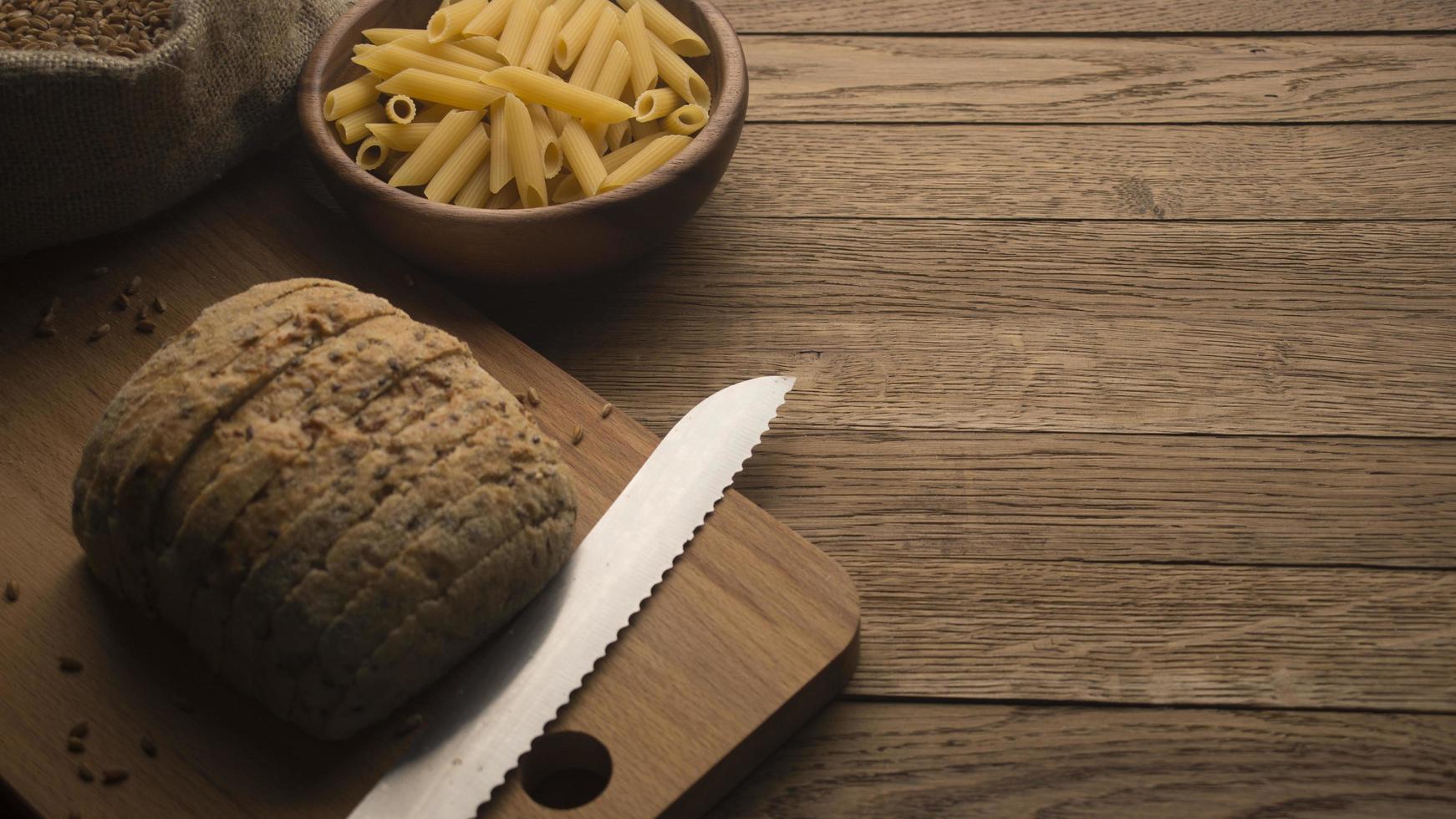 pasta al coltello da pane foto