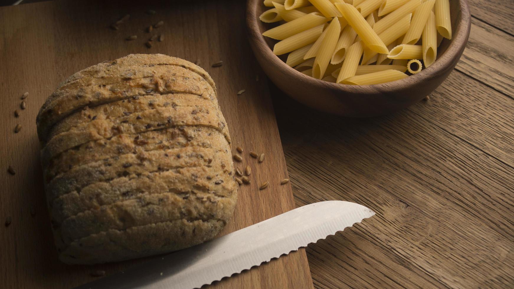 pasta al coltello da pane foto