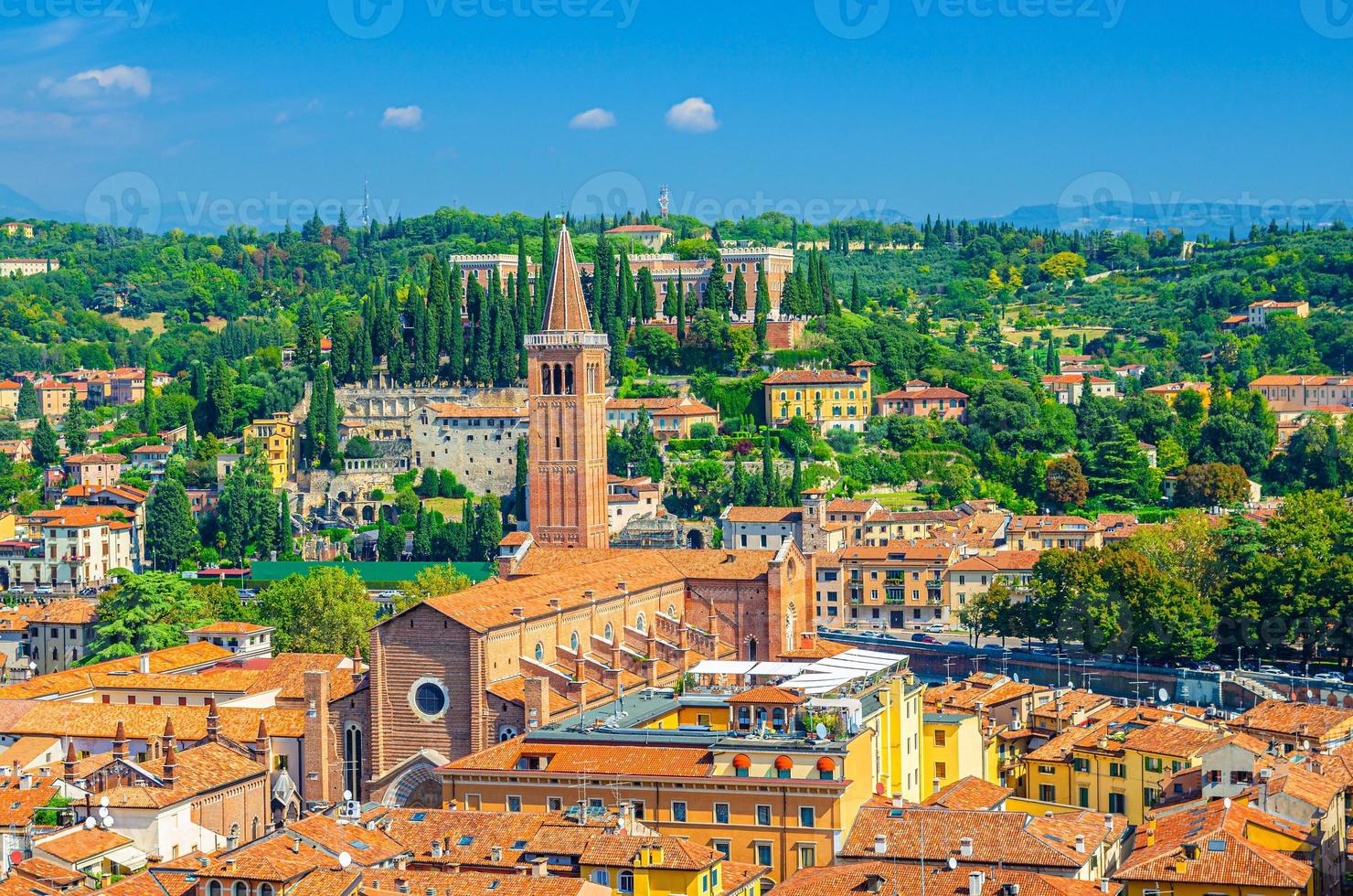 veduta aerea del centro storico di verona foto