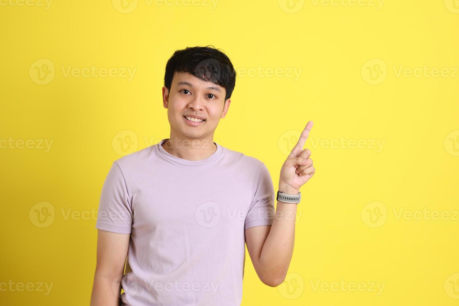 giovane uomo asiatico foto