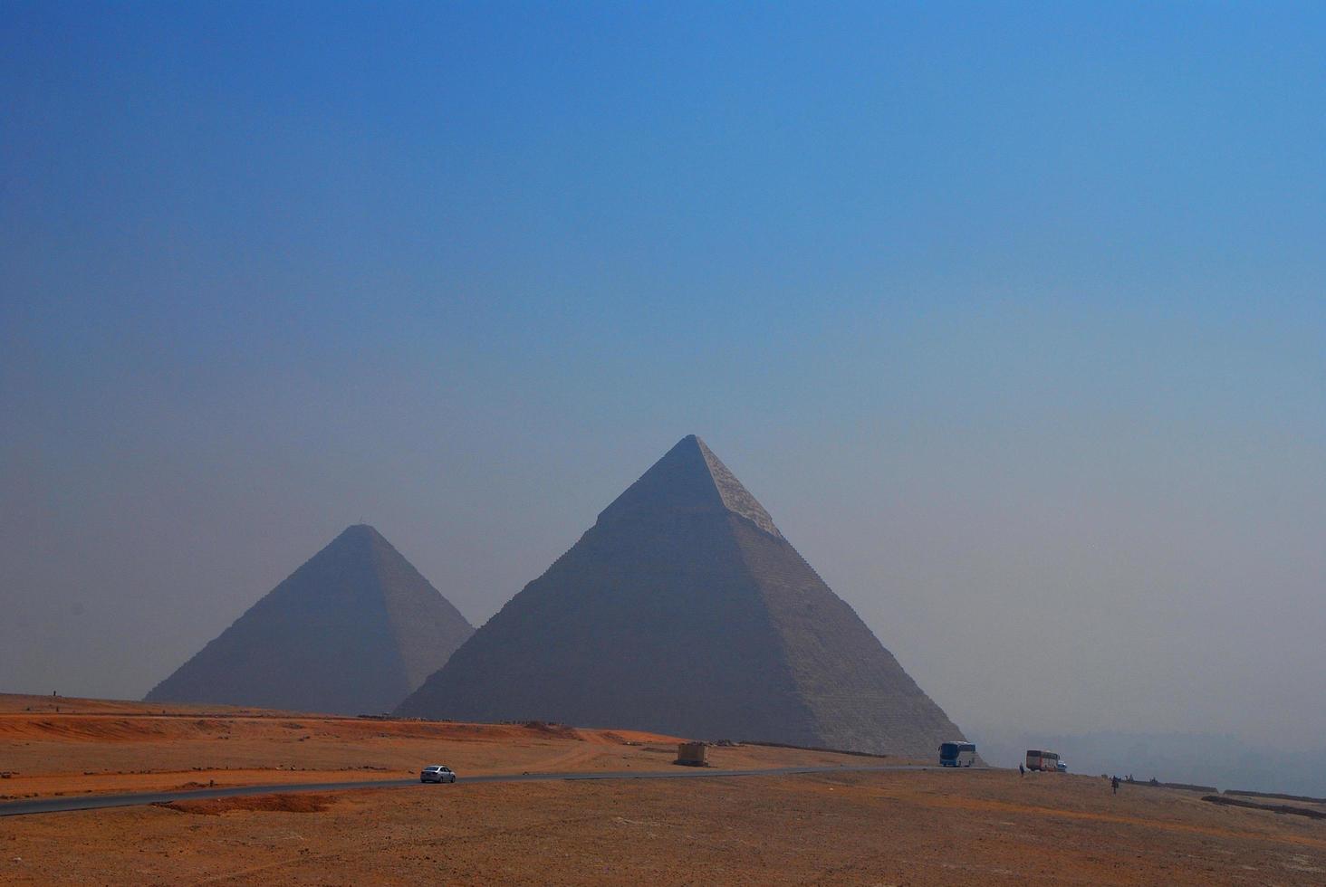 piramidi di giza in egitto foto